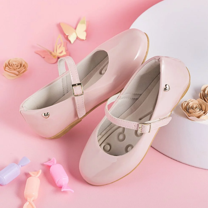 Sapatilha Infantil Feminina em Verniz – Conforto, Estilo e Versatilidade