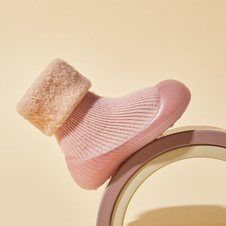 WarmNest – Meia-Sapatinho Antiderrapante para Primeiros Passinhos no Inverno