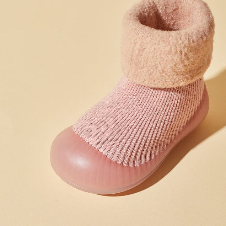 WarmNest – Meia-Sapatinho Antiderrapante para Primeiros Passinhos no Inverno